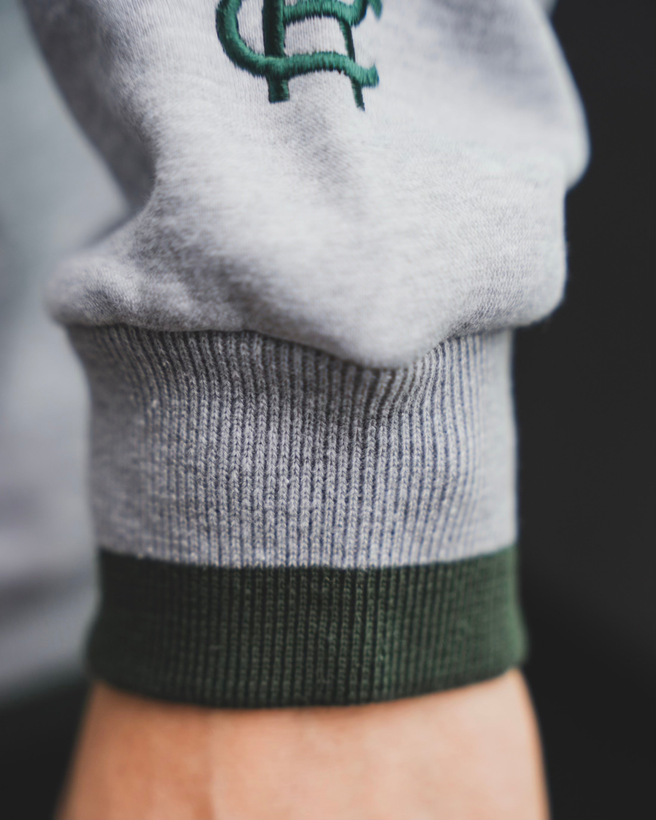 SUDADERA ESCUDO CLÁSICO