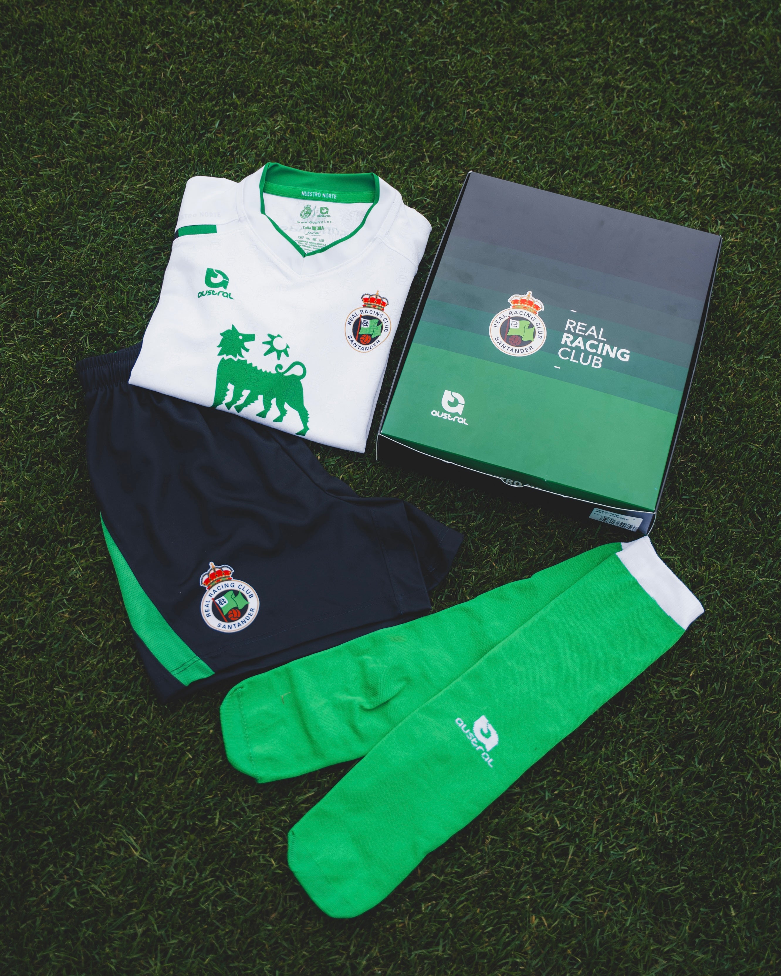 KIT 1ª EQUIPACIÓN INFANTIL 25/26