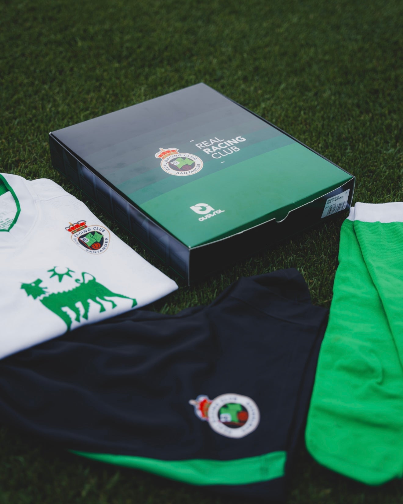 KIT 1ª EQUIPACIÓN INFANTIL 25/26