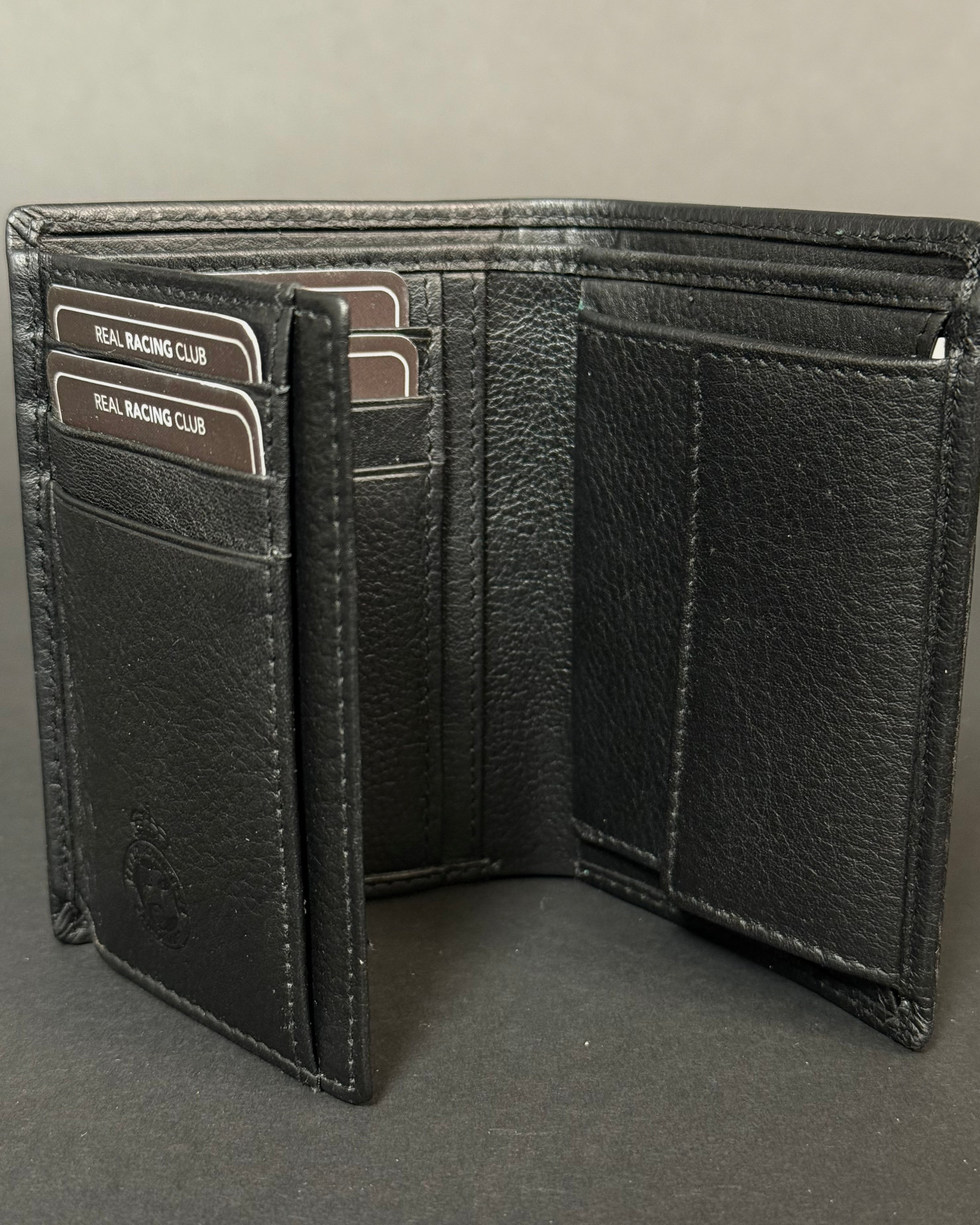 BILLETERA CLASICA CON MONEDERO LOGO METALICO