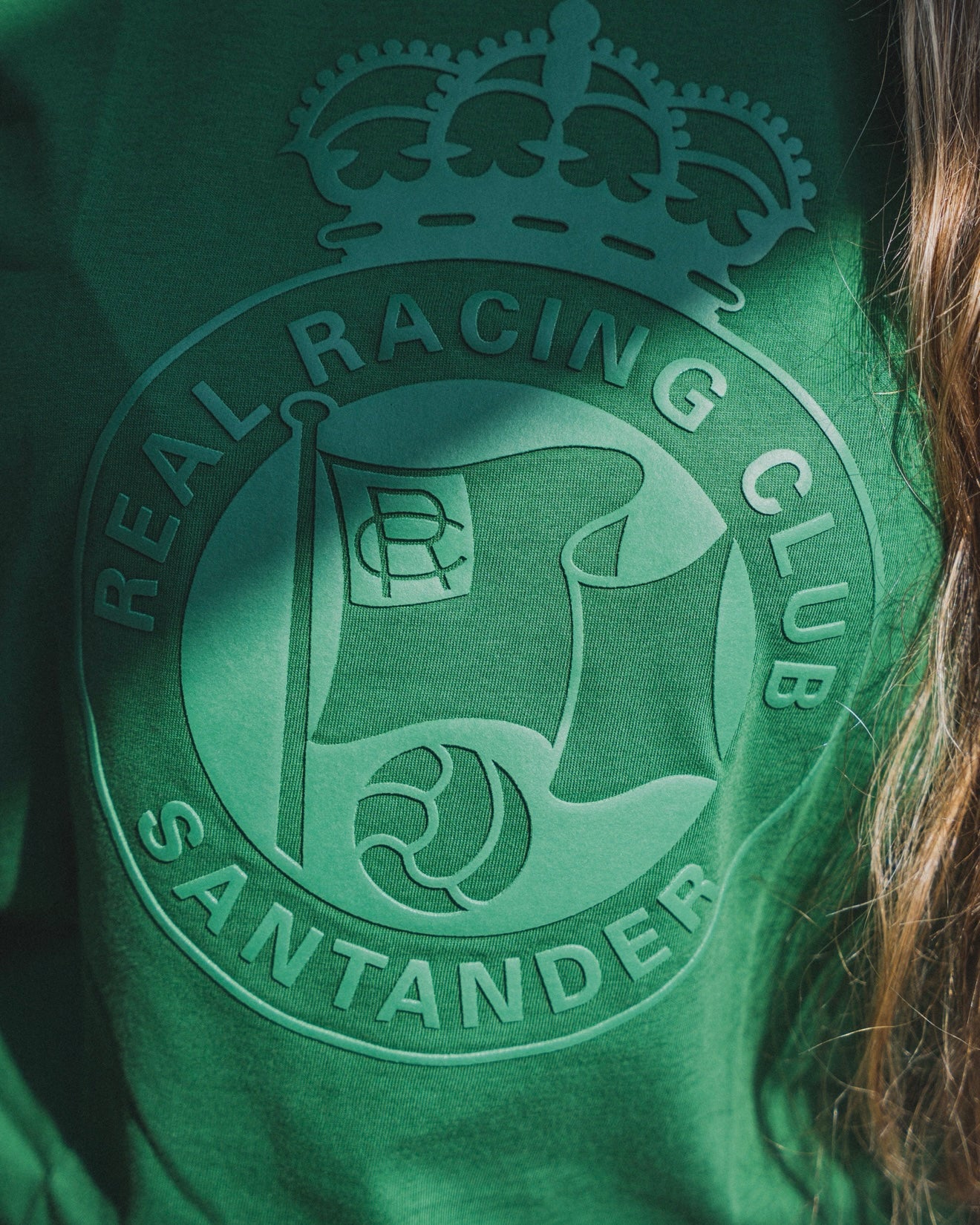 CAMISETA VERDE ESCUDO