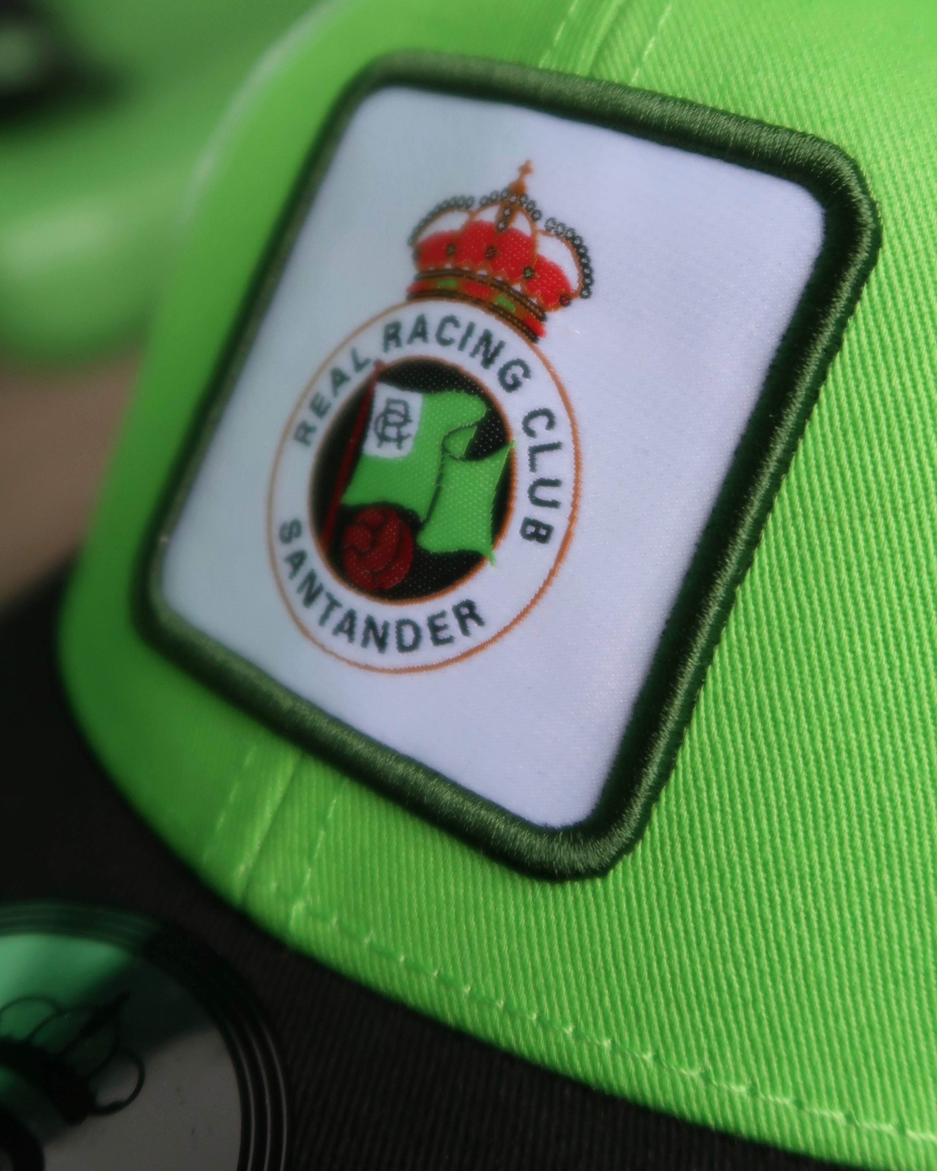 GORRA TRUCKER ESCUDO INFANTIL