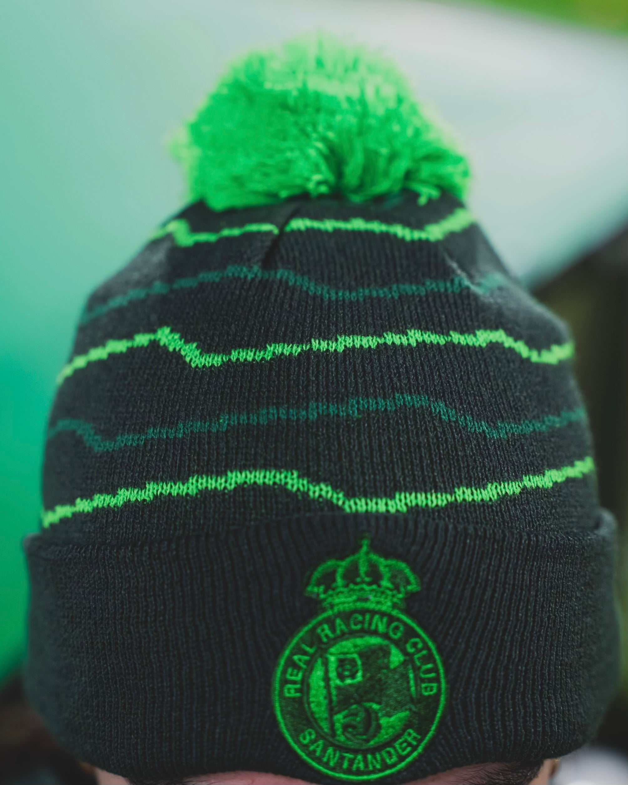GORRO BORLA VERDE ADULTO