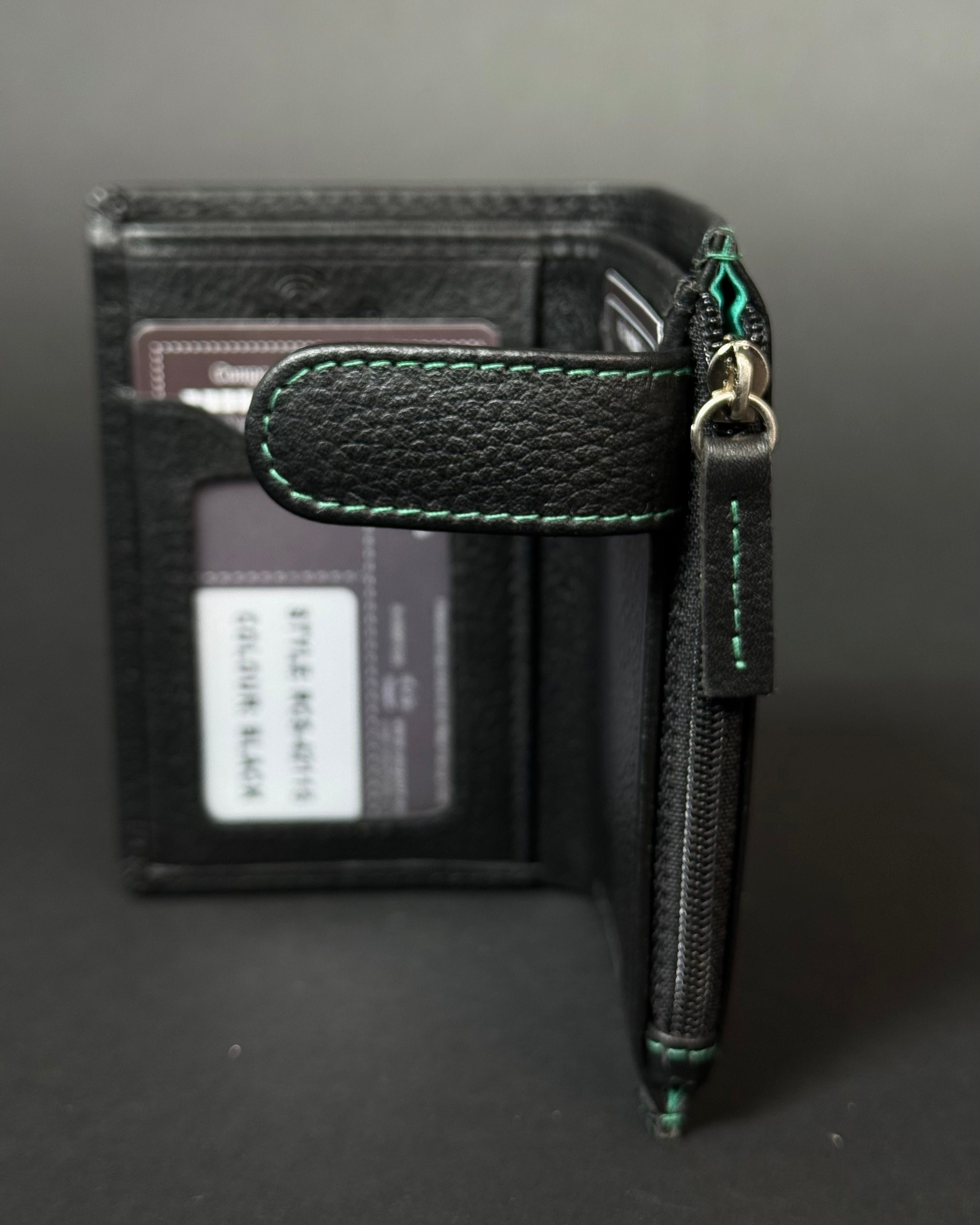 TARJETERO MONEDERO LOGO METÁLICO